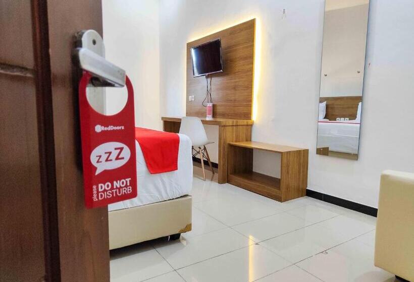 بنسيون Reddoorz Near Prambanan Temple