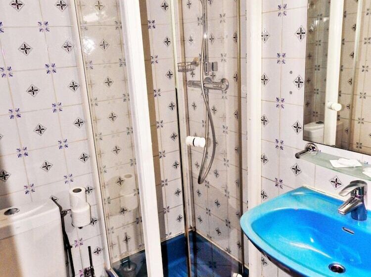 هتل Antares Hostel
