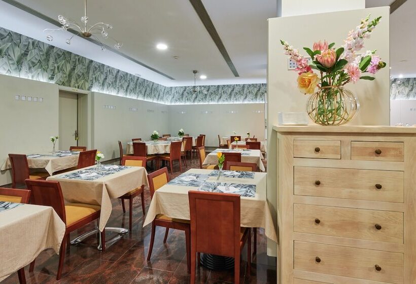 هتل Ramblas Vendrell