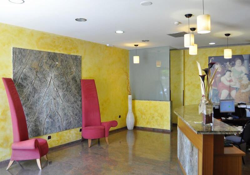 هتل Ramblas Vendrell