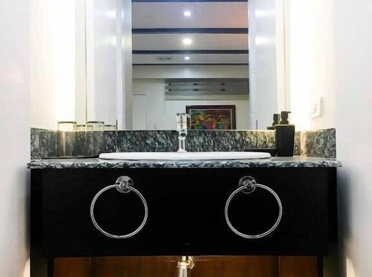 ユースホステル Royale House Hotel Davao Powered By Cocotel
