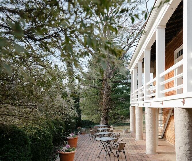 住宿加早餐  The Crossroads Inn