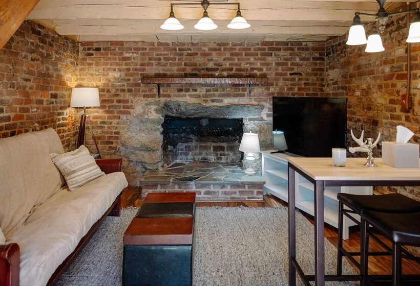 住宿加早餐  The Crossroads Inn