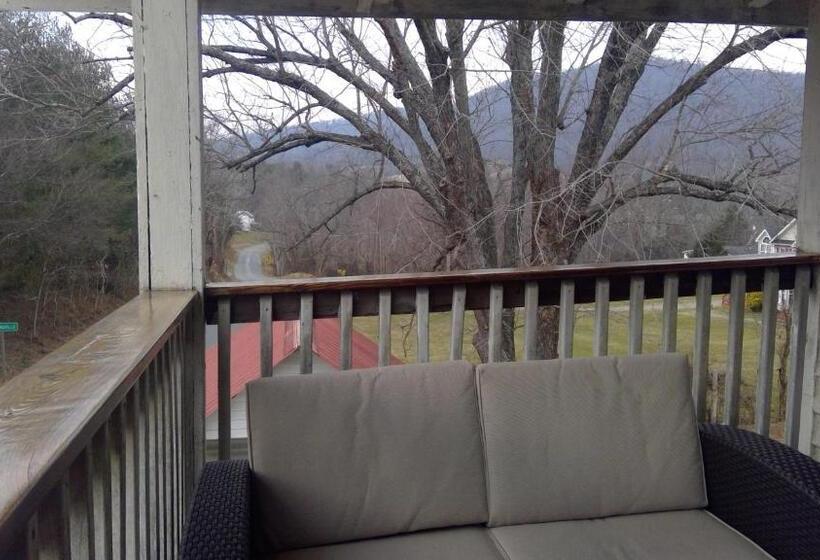 Bliss Point Farm And B&b, Llc