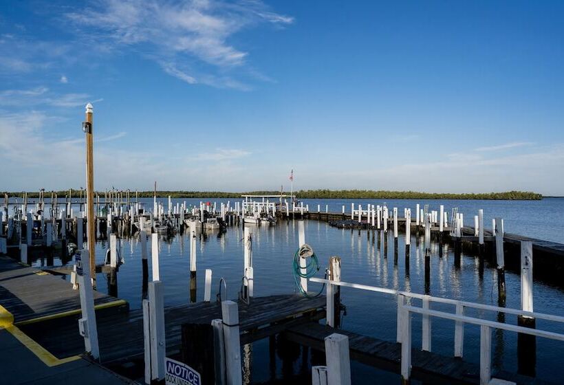 فندق Chokoloskee Island Park And Marina