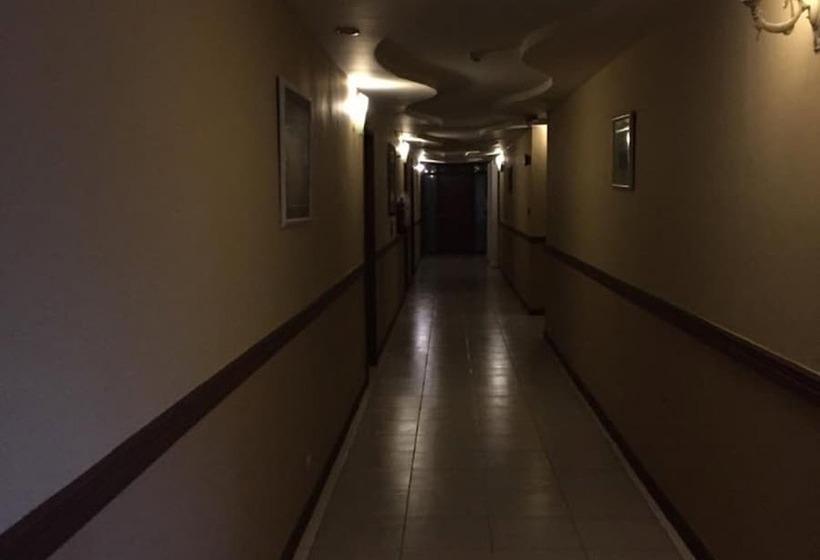 فندق Crown Royale