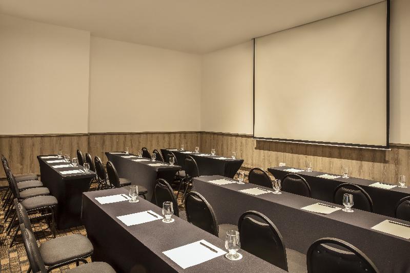 Отель Fiesta Inn Guadalajara Expo