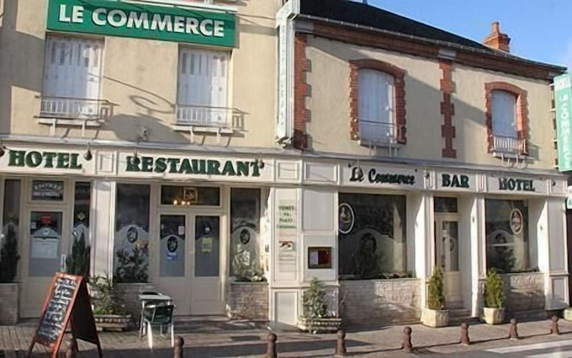 ホテル Hôtel Le Commerce