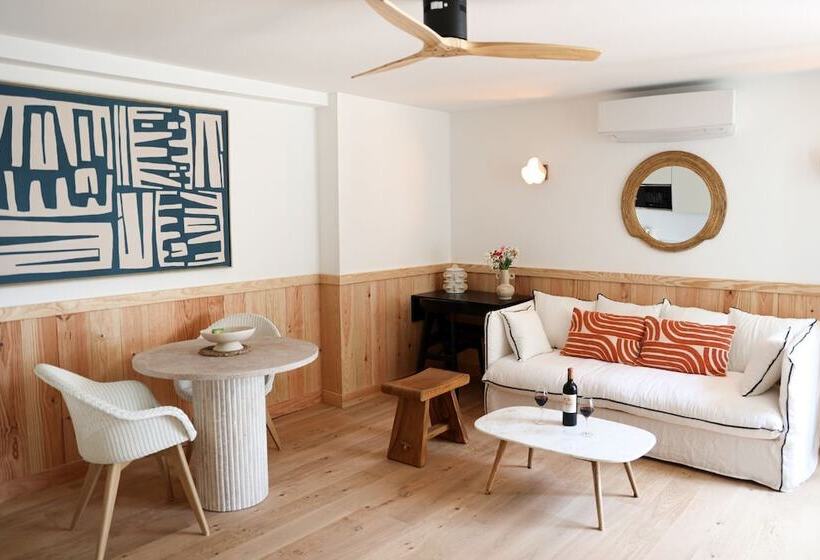 Les Vagues Hotel & Spa