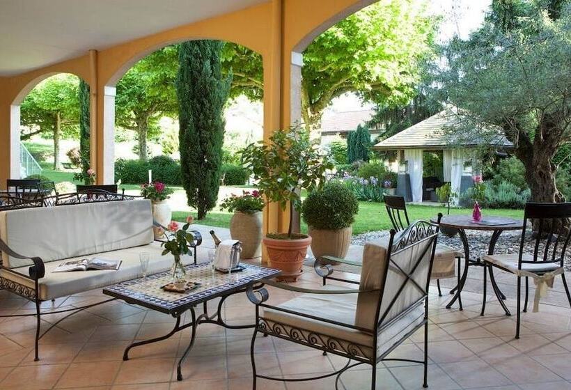 هتل Logis Auberge Saint Simond