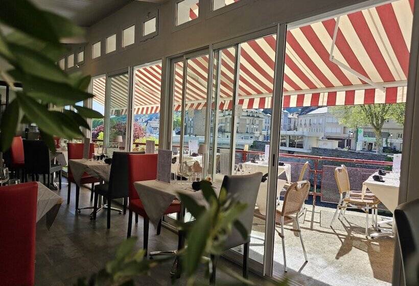 בית מלון כפרי Logis Central Hôtel   Restaurant & Spa