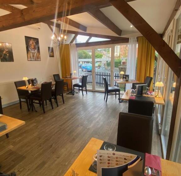 酒店 Logis Hôtel Le Cygne