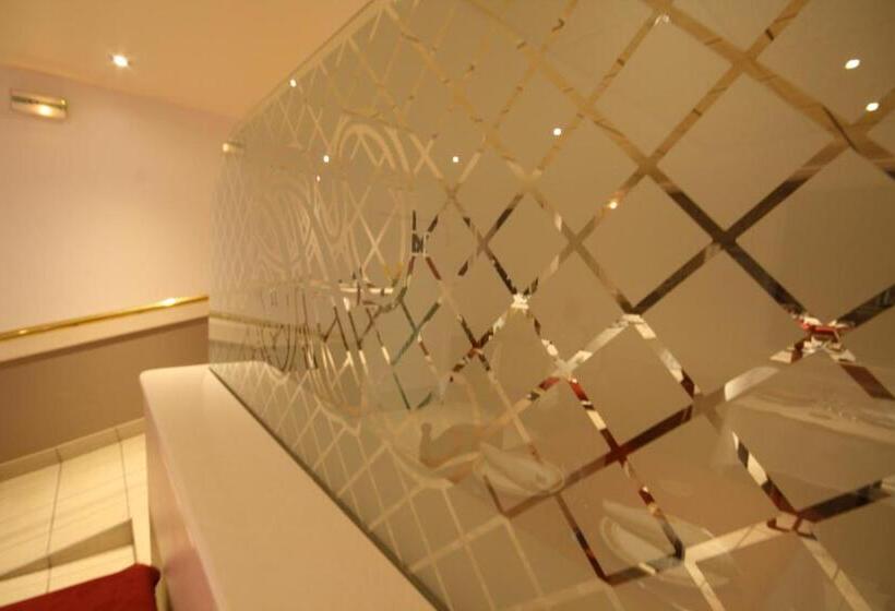 Logis Hotel L Ange Couronne