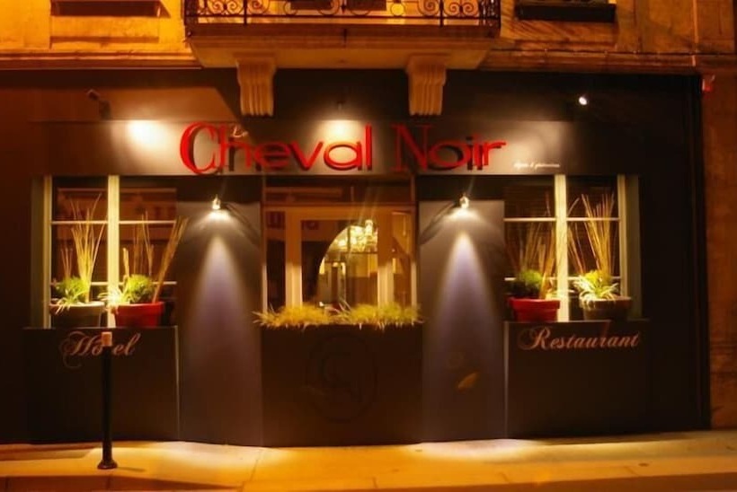 호텔 Logis Hôtel Le Cheval Noir