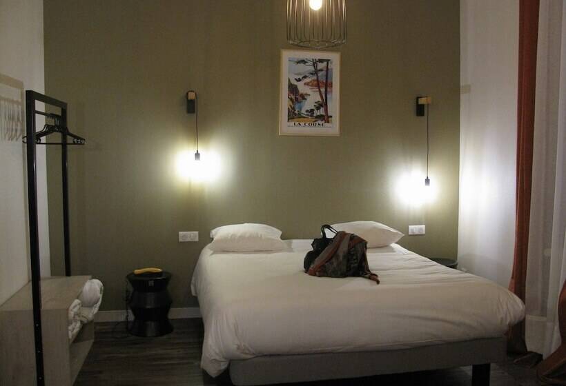 호텔 Logis Hôtel Le Cheval Noir