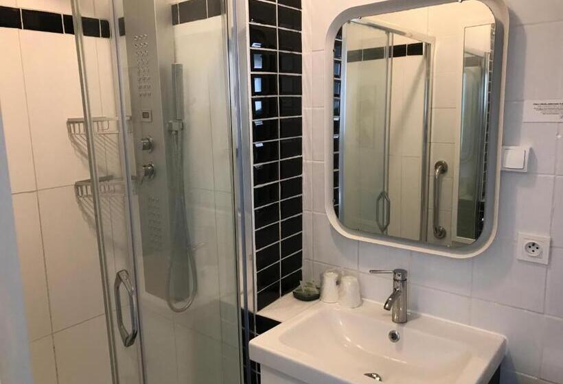 בית מלון כפרי Logis   Le Neptune Hôtel & Restaurant