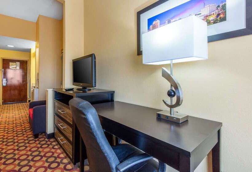 هتل Quality Inn & Suites Montgomery East Carmichael Rd