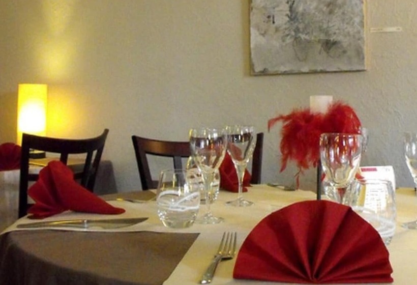 בית מלון כפרי Logis Hôtel Restaurant Les Capucins