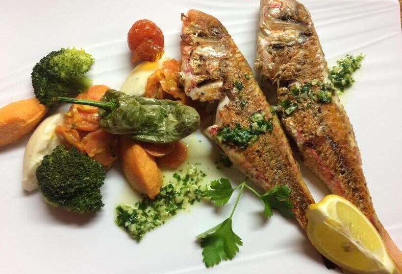 Logis Hotel Restaurant Le Flamant Rose Camargue