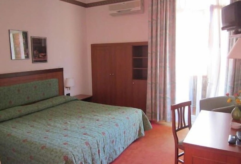 Отель Albergo Ristorante Della Torre