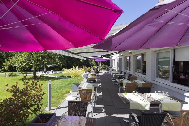 ホテル Logis Hôtel Beau Site
