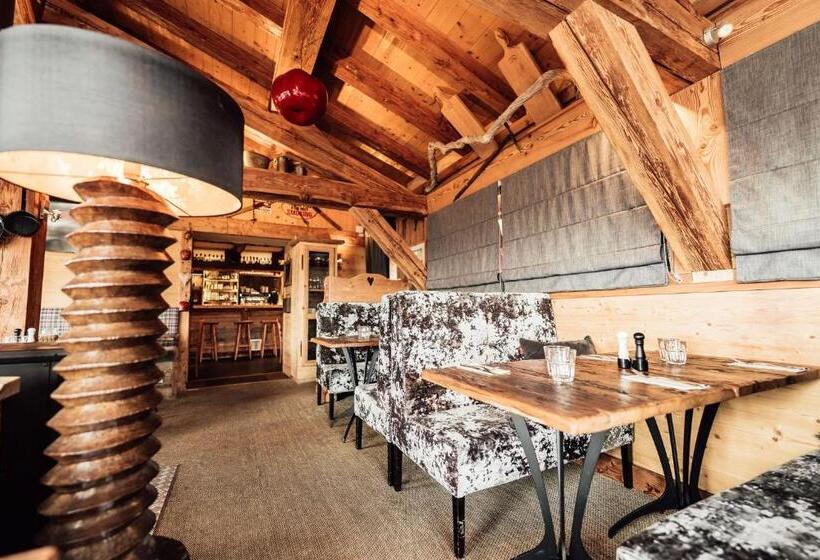 فندق Chalet Hôtel Du Mont Charvin & Spa