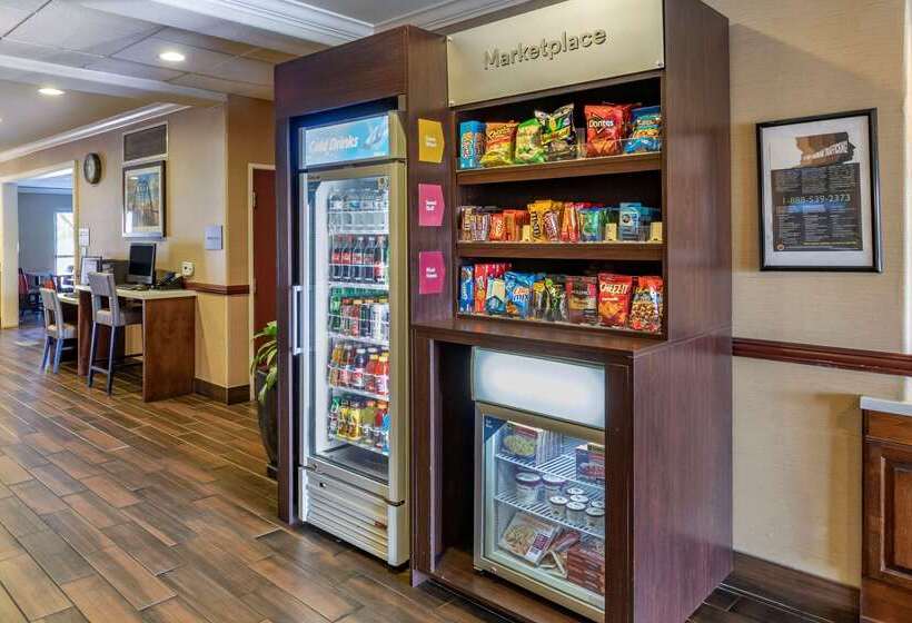 酒店 Comfort Suites Near Six Flags Magic Mountain