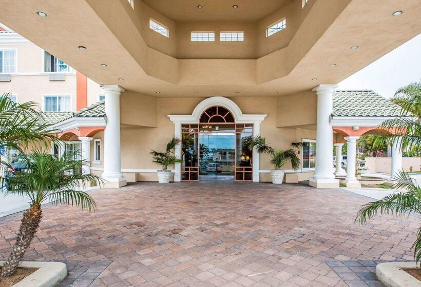 هتل Comfort Suites Oceanside Camp Pendleton Area