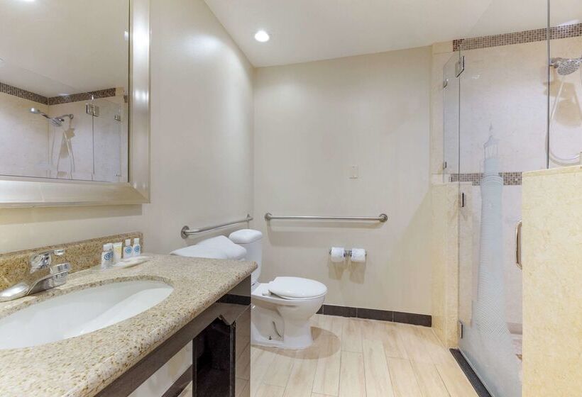 هتل Comfort Suites Oceanside Camp Pendleton Area