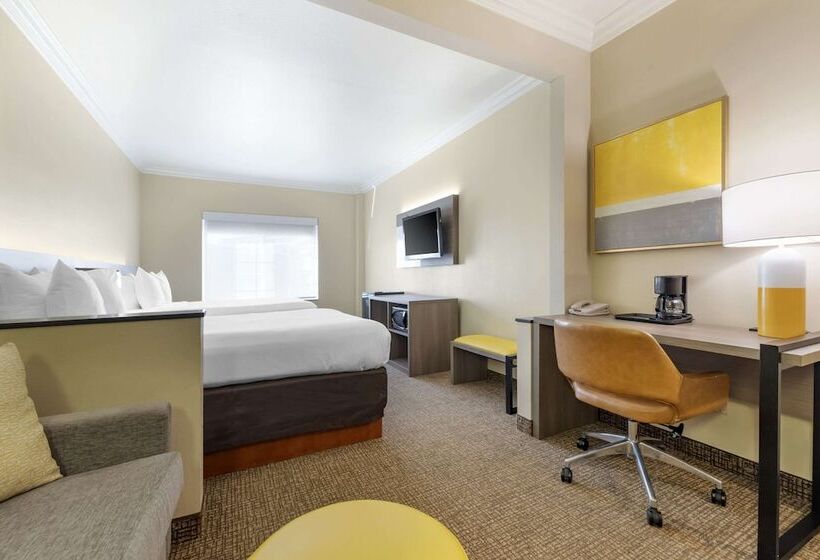 هتل Comfort Suites Oceanside Camp Pendleton Area