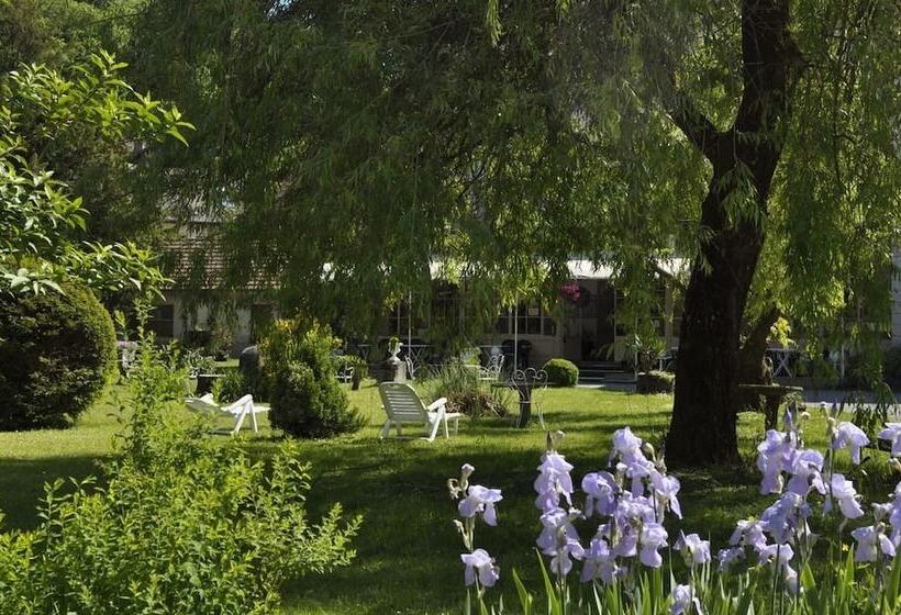 בית מלון כפרי Du Parc   Manoir Du Baron Blanc