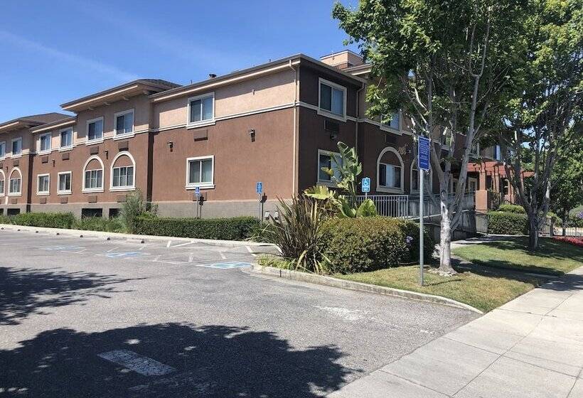 فندق Holiday Inn Express & Suites Mountain View, An Ihg