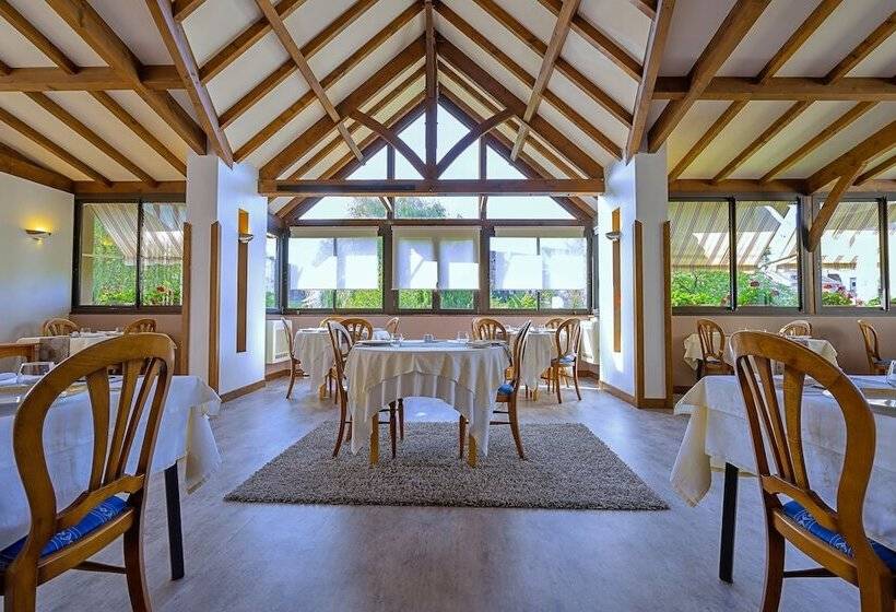 Отель Bergerie Du Château