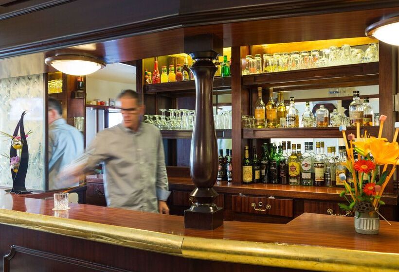 בית מלון כפרי Hôtel Restaurant Du Château