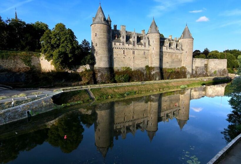 בית מלון כפרי Hôtel Restaurant Du Château