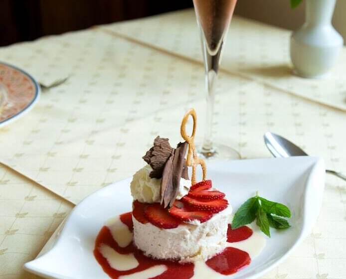 هتل Logis Auberge De La Rose