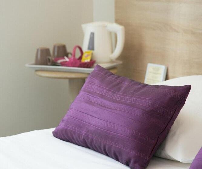 هتل Logis Auberge De La Rose