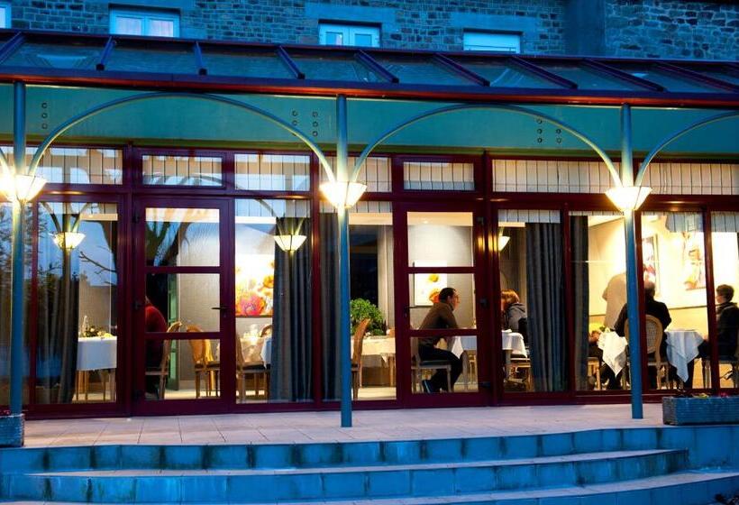 فندق Logis Auberge De La Sélune