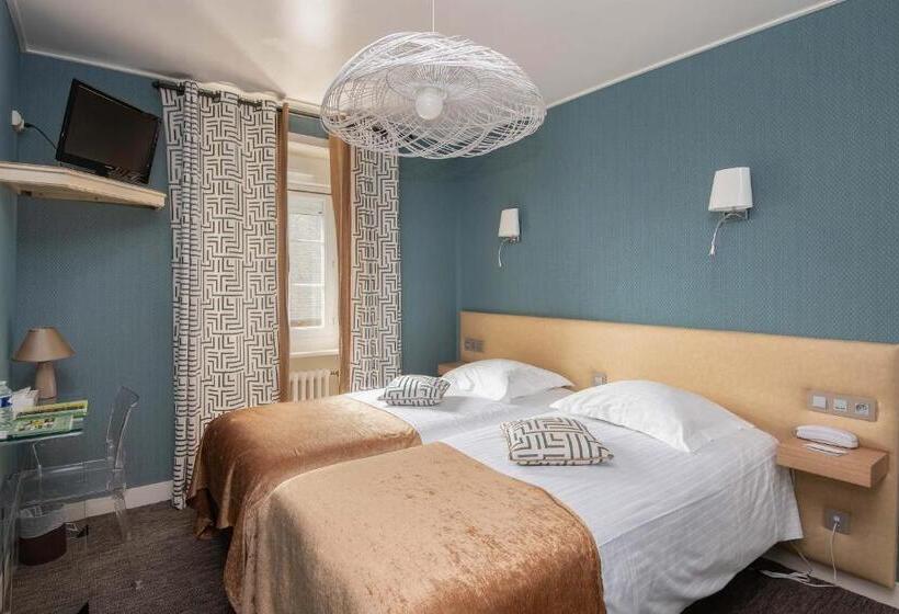 فندق Logis Auberge De La Sélune