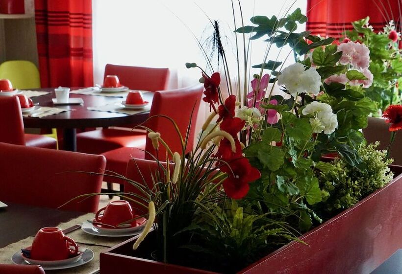 호텔 Logis Hôtel Restaurant Clair Cottage, Chisseaux   Chenonceaux