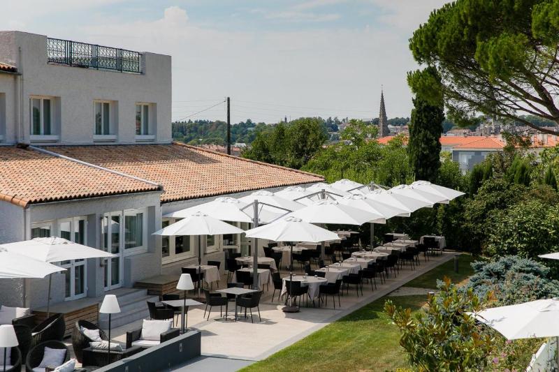 בית מלון כפרי Logis Le Rabelais Hôtel  Restaurant   Spa
