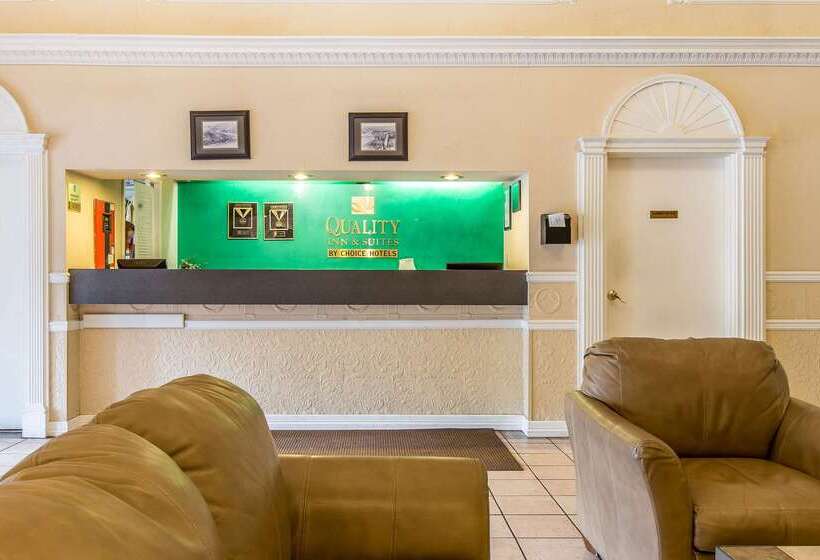 בית מלון כפרי Quality Inn & Suites On The River