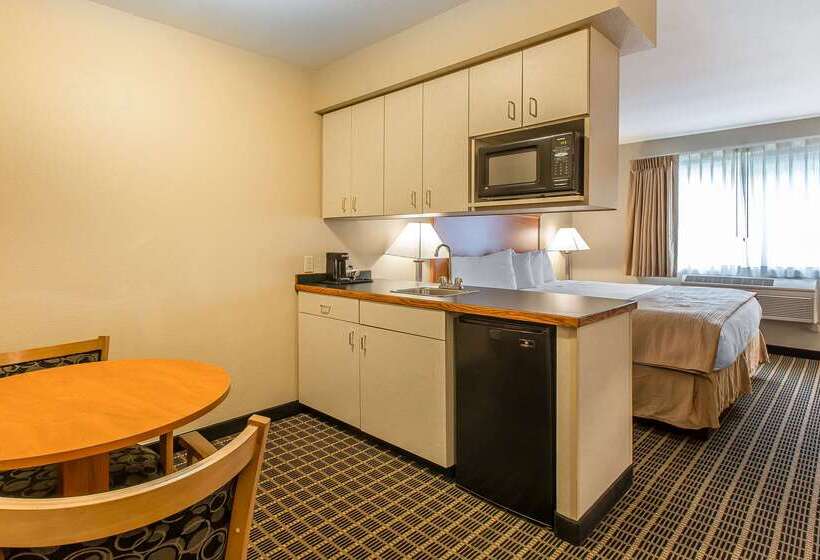 בית מלון כפרי Quality Inn & Suites On The River