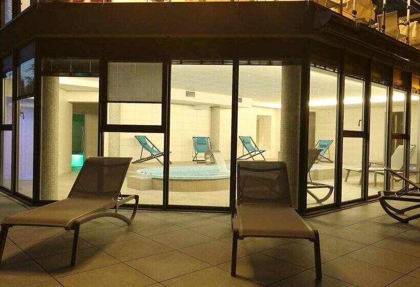 Отель Hôtel Le Provence