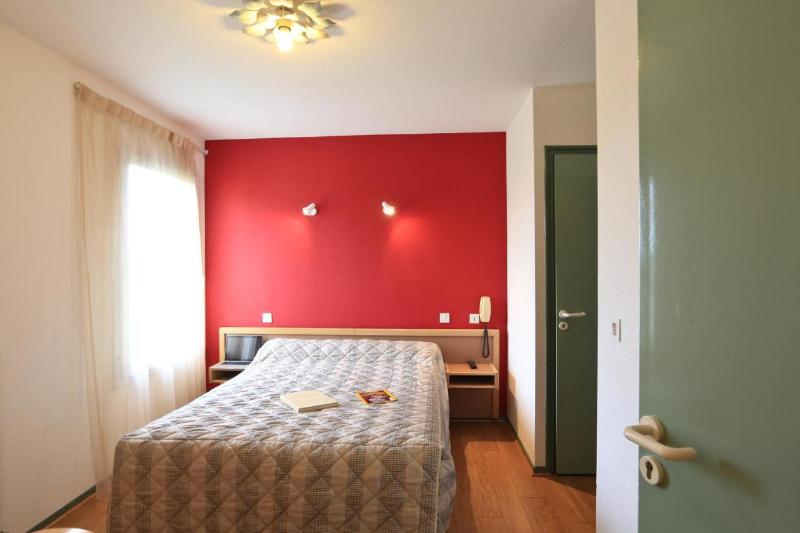 Отель Hôtel Le Provence