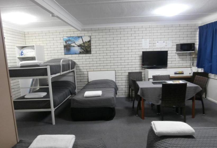 Binalong Motel