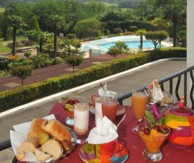 فندق Aux Tauzins