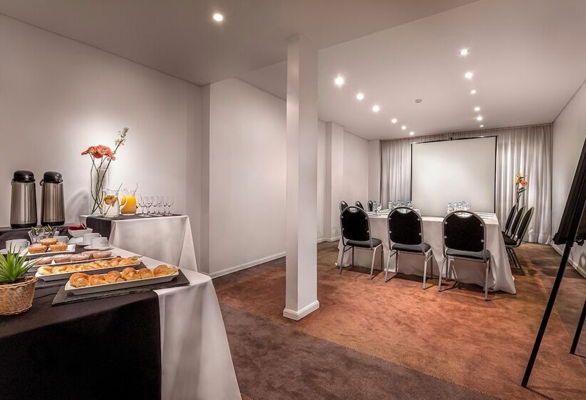 Broadway Hotel & Suites