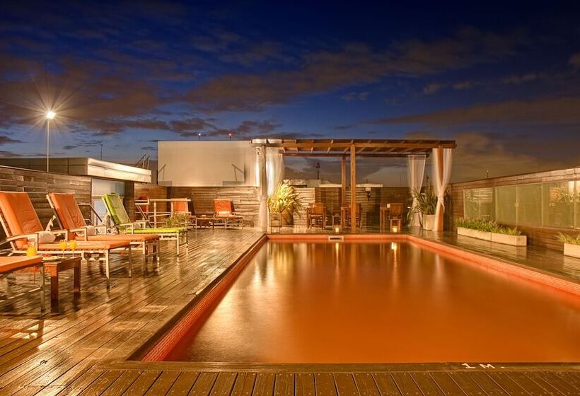 Broadway Hotel & Suites