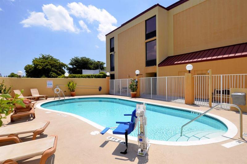 호텔 Comfort Inn & Suites Lantana   West Palm Beach South